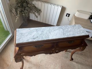 Mesa de entrada madera maciza y mármol.