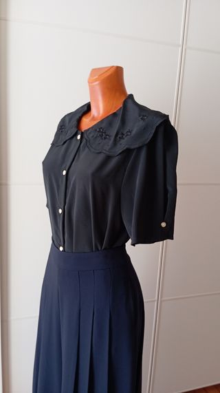 Blusa vintage con cuello Peter Pan. Nueva.