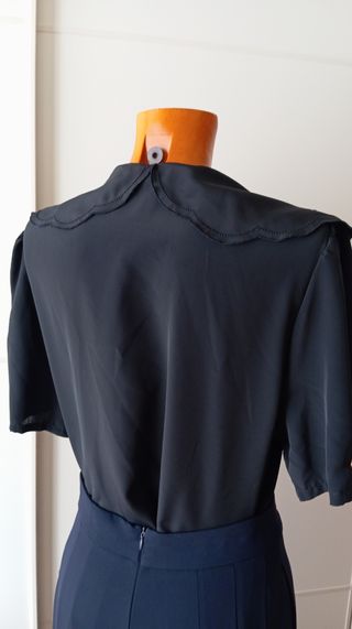 Blusa vintage con cuello Peter Pan. Nueva.