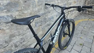 Bicicleta BMC TowStroke 01 Four Carbono XL29