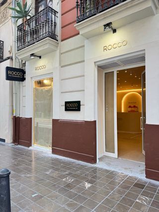 se necesita personal para tienda y para obrador