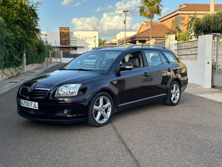 -TOYOTA Avensis 2.2 D4D 150cv Executive Wagon-