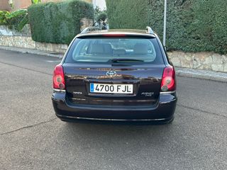 -TOYOTA Avensis 2.2 D4D 150cv Executive Wagon-