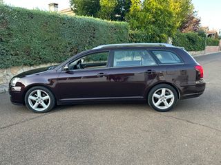 -TOYOTA Avensis 2.2 D4D 150cv Executive Wagon-