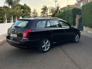 -TOYOTA Avensis 2.2 D4D 150cv Executive Wagon-