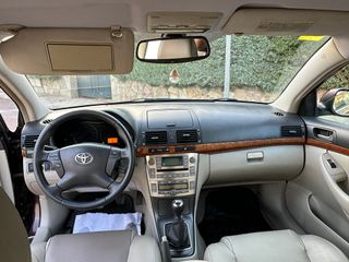-TOYOTA Avensis 2.2 D4D 150cv Executive Wagon-