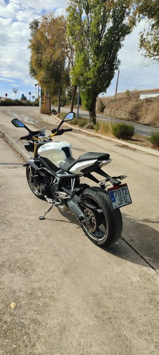 Triumph Street Triple 675 2015