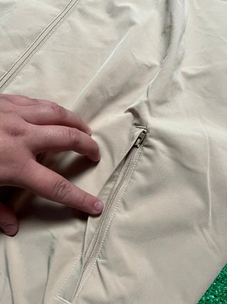 Chaqueta deportiva Adidas beige cremallera complet