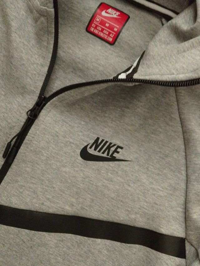 Sudadera Nike Tech Gris
