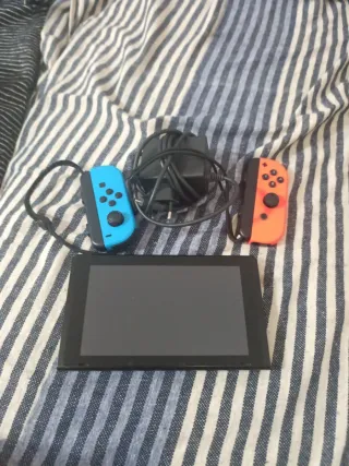 OFFERTA Nintendo Switch Neon