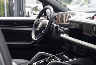 Porsche Cayenne Coupe E-Hybrid 