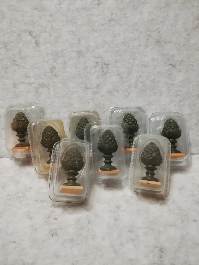 Piñas decorativas palacio muñecas