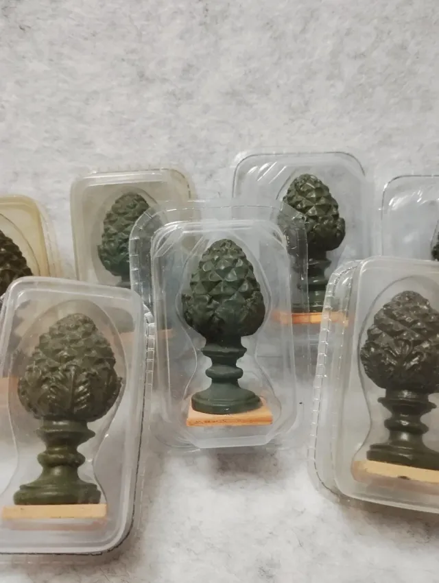 Piñas decorativas palacio muñecas