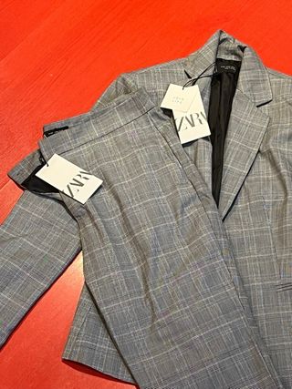 Traje Zara Chaqueta y Pantalón Gris Talla M