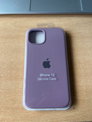Custodia in silicone lilla per iPhone 13
Apple