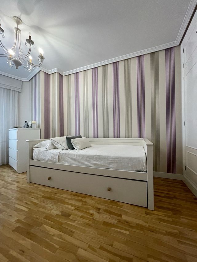 Habitación juvenil blanca