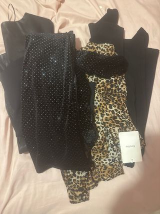 Lote 7 Vestidos y una camis Bershka Talla S Nuevos