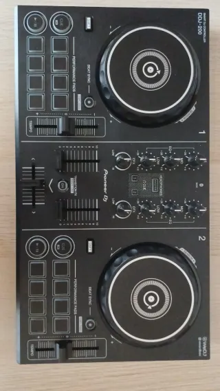 Controlador DJ Pioneer DDJ-200