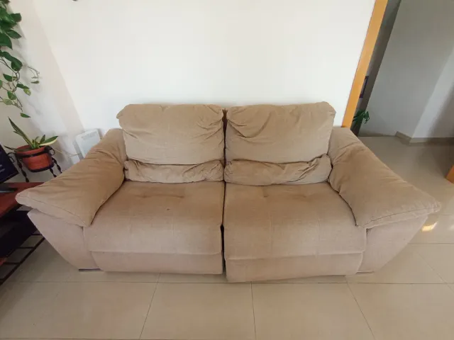 Sofá reclinable eléctrico beige