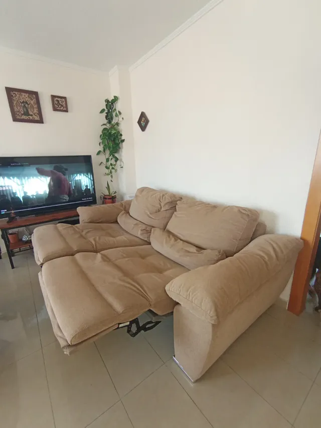 Sofá reclinable eléctrico beige