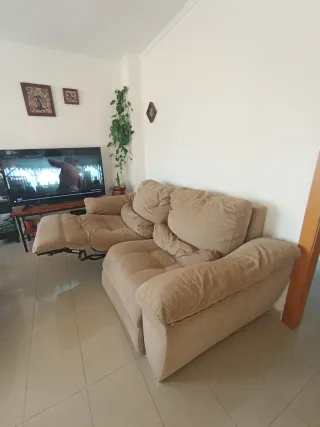 Sofá reclinable eléctrico beige