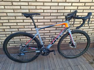 Bicicleta carretera Cube attain gtc pro disc 2016