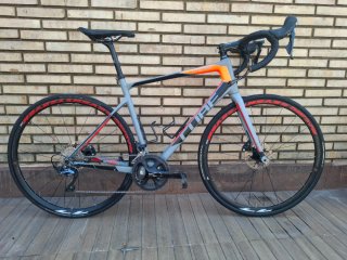 Bicicleta carretera Cube attain gtc pro disc 2016