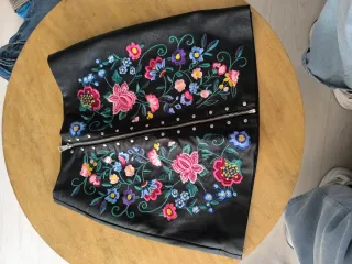 Lote Shorts y Faldas.