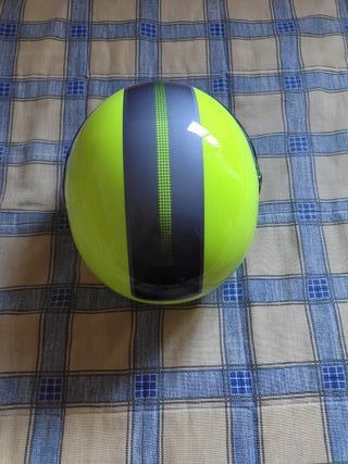 Casco de moto KRP amarillo y negro