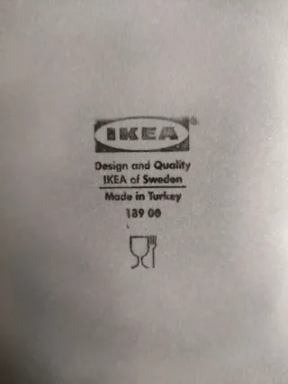 5 platos de la vajilla FÄRGKLAR de IKEA.