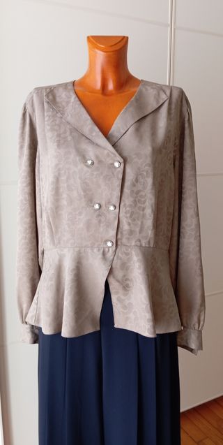 Blusa vintage café con leche. Nueva 