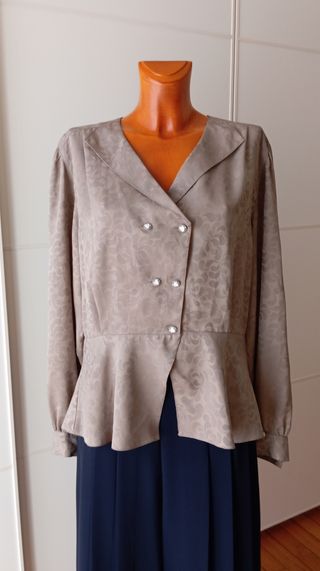 Blusa vintage café con leche. Nueva 