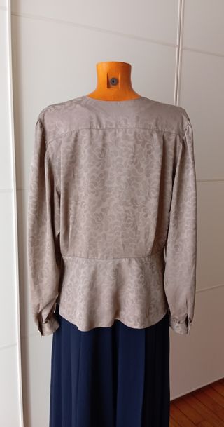 Blusa vintage café con leche. Nueva 