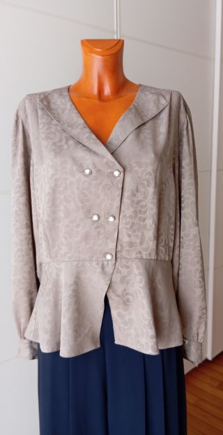 Blusa vintage café con leche. Nueva 
