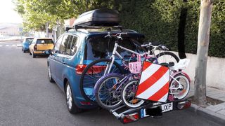 Portabicicletas plegable 3 bicis sobre bola de rem
