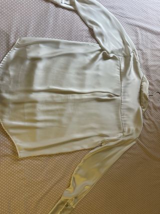 Camisa Zara satinada marfil
