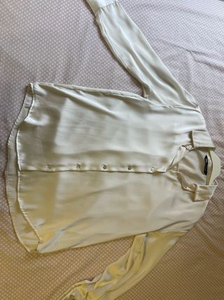 Camisa Zara satinada marfil