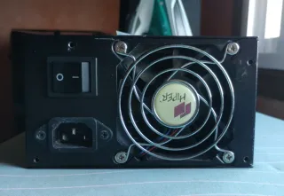 Fuente de Alimentación Hiper Type M 670W