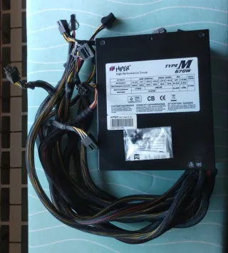 Fuente de Alimentación Hiper Type M 670W