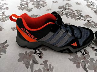 Zapatillas Trekking Adidas Niño Gris Naranja