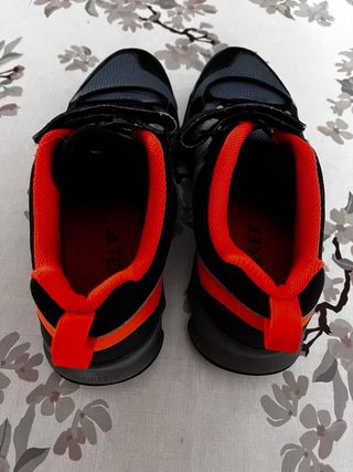 Zapatillas Trekking Adidas Niño Gris Naranja