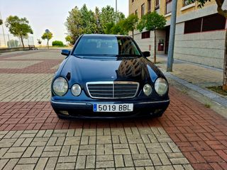 Mercedes-Benz E 220 CDI 143 CV