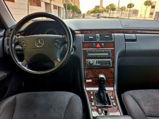 Mercedes-Benz E 220 CDI 143 CV