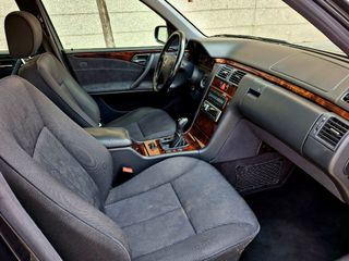 Mercedes-Benz E 220 CDI 143 CV