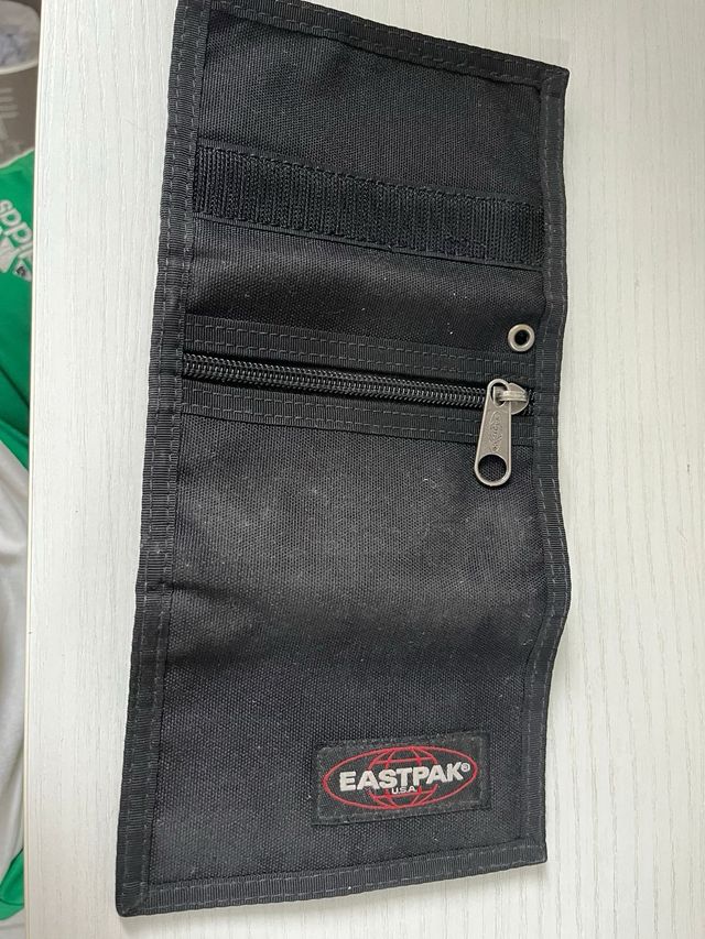 Portafoglio Eastpak nero