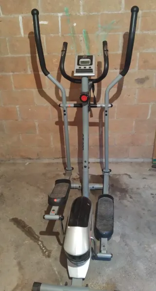 Bicicleta Elíptica Gris MOTIVE FITNES. UNO CT200.