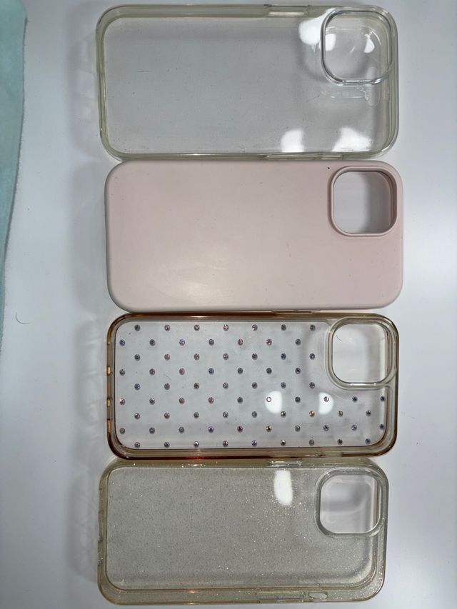 Fundas iPhone 15 (4 unidades)