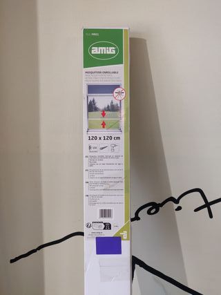 Mosquitera enrollable gris y plateada