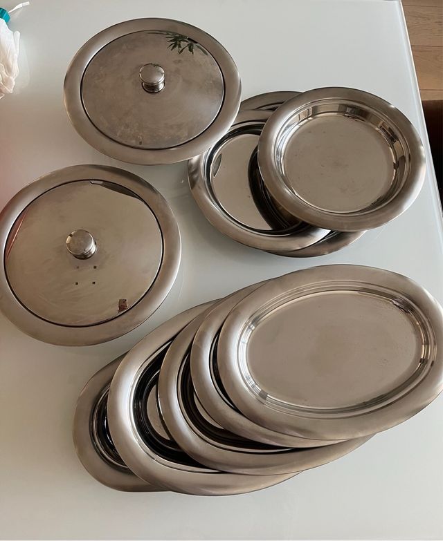 Set di vassoi e coperchi in acciaio inossidabile