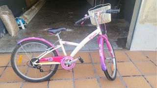 Bicicleta niña Btwin con marchas y cesta